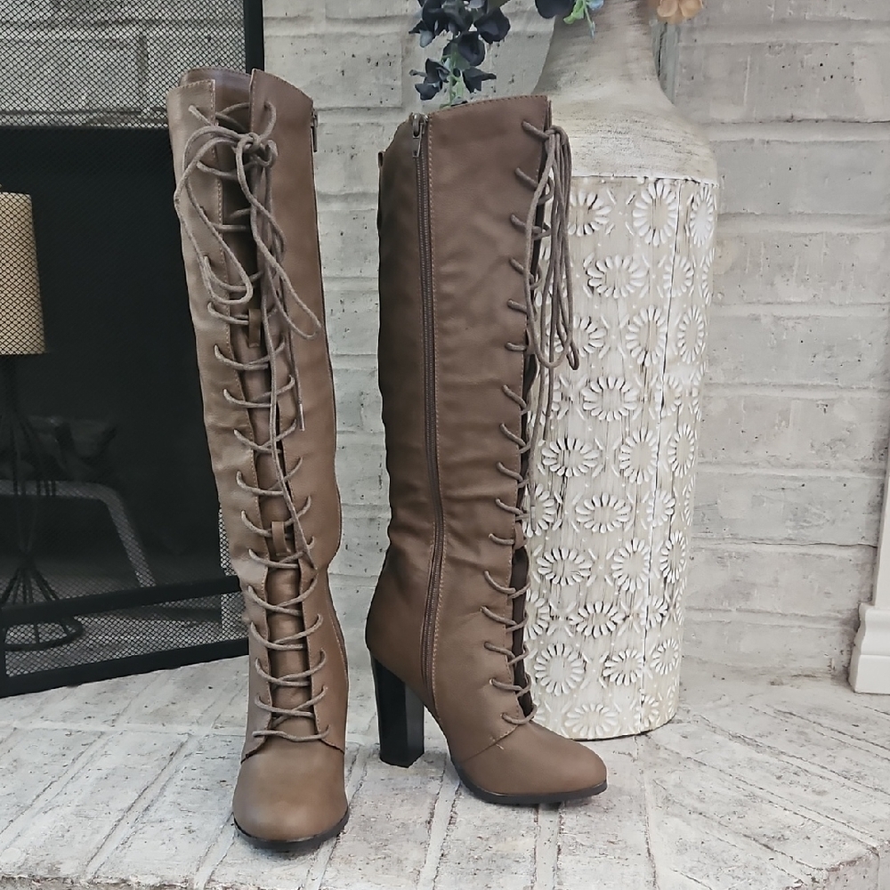 Venus Lace-Up High Boots in Brown